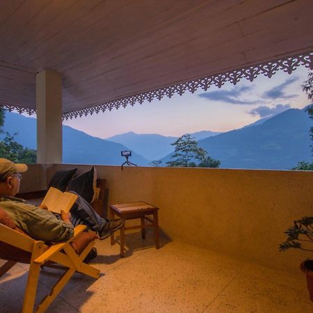 La Ipsing Farm By Stayvista - 3 Bhk Villa With Balcony, Mountain View, Indoor Games, And Pet Friendly Samdong Exterior foto